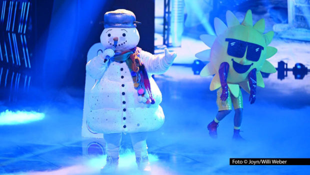 Nach Staffel 11, in der zum Jahresende 2024 u.a. Lou Bega im Kostüm des „Schneemanns“ auftrat, verordnet ProSieben „The Masked Singer“ eine längere Pause. Wie DWDL.de berichtet, plane der Sender in diesem Jahr nur mit einer neue Staffel der musikalischen Rateshow. (Foto: Joyn/Willi Weber)