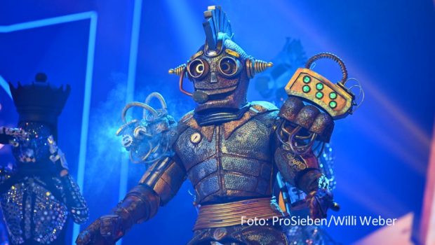 Die ProSieben-Show „The Masked Singer“ geht am 15. Oktober in die dritte Ausgabe der aktuellen Staffel. Noch sieben Charaktere sind im Rennen, darunter auch „No Name“, bei dem der Name nicht mehr Programm sein soll. Als Gäste im Rateteam wirken Yvonne Catterfeld und Ross Antony mit. (Foto: ProSieben/Willi Weber)