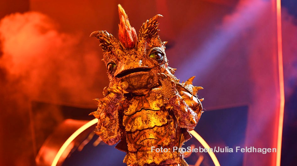 Die dritte Runde der aktuellen Staffel von „The Masked Singer“ strahlt ProSieben am 2. April aus. Nach wie vor im Rennen ist auch der „Dornteufel“, hinter dem Rateteam und Fans u.a. Schauspieler Mark Keller sowie die Sänger Hartmut Engler und Michael Patrick Kelly vermuten. (Foto: ProSieben/Julia Feldhagen)