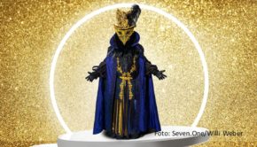 Das „Mysterium“ spielt eine besondere Rolle in der zehnten Staffel von „The Masked Singer“, die am 6. April bei ProSieben und Joyn startet. Unter dem Kostüm verbirgt sich in jeder Woche ein anderer Promi, der dann am Ende der Show demaskiert wird. (Foto: Seven.One/Willi Weber)