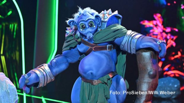 Runde zwei der aktuellen Staffel von „The Masked Singer“ steht am 26. März bei ProSieben auf dem Programm. Noch im Wettbewerb vertreten ist der „Ork“, hinter dem u.a. schon Giovanni Zarrella vermutet wurde. Doch der Entertainer tritt stattdessen ganz unmaskiert als Rate-Gast auf. (Foto: ProSieben/Willi Weber)