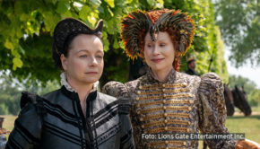 Ab sofort gibt’s bei MagentaTV neben der Auftaktstaffel auch die neuen Folgen der US-amerikanischen Dramaserie „The Serpent Queen“. Neben Hauptdarstellerin Samantha Morton hat in Staffel 2 u.a. Minnie Driver einen Gastauftritt als englische Königin Elisabeth I. (Foto: Lions Gate Entertainment Inc.)