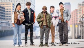 Am heutigen 27. Oktober startet der von Gipfelstürmer Film produzierte Thriller „The Social Experiment“ in den deutschen Kinos. Die Geschichte um eine Jugendclique, die in ein gefährliches Escape Room-Abenteuer gelockt wird, wurde zu großen Teilen in einem LED-Studio gedreht. (Foto: Tobis/Andreas Schlieter)