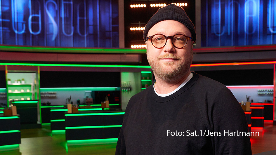 Am 7. Juni geht’s bei der Sat.1-Show „The Taste“ ins Halbfinale. Mit Gastjuror und Sternekoch Max Strohe weht ein Hauch von Hollywood durchs Studio. Es geht für die Kandidatinnen und Kandidaten darum, ausgewählte Filmklassiker kulinarisch umzusetzen. (Foto: Sat.1/Jens Hartmann)
