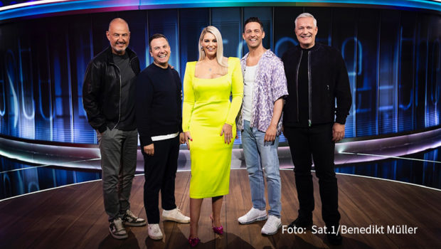 Die Spitzenköche Frank Rosin, Tim Raue, Alexander Kumptner und Alexander Herrmann machen sich wieder auf die spannende Suche nach Deutschlands vielversprechendstem Kochtalent. In der neuen, von Angelina Kirsch moderierten „The Taste“-Staffel, müssen sie jedoch zunächst selbst beweisen, was sie draufhaben. (Foto: Sat.1/Benedikt Müller)
