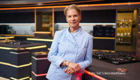 In der neuen Ausgabe von „The Taste“ werden diesmal quasi die Coaches gekocht. Mit Hilfe von Gastjurorin Cornelia Poletto sollen die Kandidatinnen und Kandidaten heute Abend einen Löffel ganz nach den Charaktereigenschaften der Kochprofis kreieren. (Foto: Sat.1/Jens Hartmann)