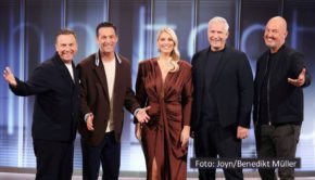 Zum Staffelfinale gibt’s am 18. Dezember volles Haus in der Sat.1-Kochshow „The Taste“. Die Coaches Tim Raue, Alexander Kumptner, Alexander Herrmann und Frank Rosin sowie Moderatorin Angelina Kirsch begrüßen als Gastjuroren alle Siegerinnen und Sieger der bisherigen zwölf Staffeln. Foto-Joyn_Benedikt-Mueller.jpg