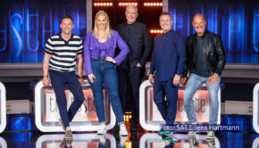 Am 25. Oktober feiert Sat.1 zur Primetime den Auftakt zur zwölften Staffel „The Taste“. Die Coaches Alexander Kumptner, Tim Raue, Frank Rosin und Alexander Hermann sowie Moderatorin Angelina Kirsch stehen bereit, um neue Kandidatinnen und Kandidaten auf ihrem Weg zum perfekten Genusslöffel und 50.000 Euro zu begleiten. (Foto: Sat.1/Jens Hartmann)