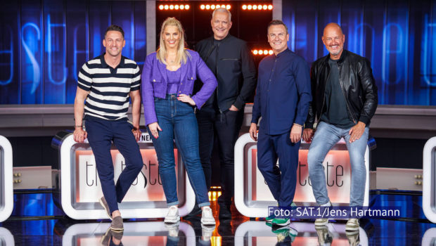 Am 25. Oktober feiert Sat.1 zur Primetime den Auftakt zur zwölften Staffel „The Taste“. Die Coaches Alexander Kumptner, Tim Raue, Frank Rosin und Alexander Hermann sowie Moderatorin Angelina Kirsch stehen bereit, um neue Kandidatinnen und Kandidaten auf ihrem Weg zum perfekten Genusslöffel und 50.000 Euro zu begleiten. (Foto: Sat.1/Jens Hartmann)