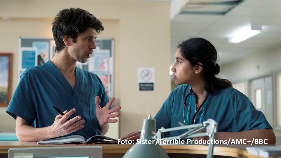 Der u.a. aus den jüngsten Bond-Filmen bekannte Starschauspieler Ben Whishaw ist ab dem 27. Oktober bei MagentaTV in der britischen Serie „This Is Going to Hurt“ zu sehen. Die siebenteilige Krankenhaus-Dramedy feiert beim Streamingdienst der Telekom ihre Deutschland-Premiere. (Foto: Sister/Terrible Productions/AMC+/BBC)