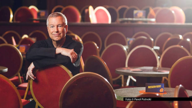 Am Standort Hamburg hat der von Thomas Hermanns gegründete „Quatsch Comedy Club“ eine neue bzw. alte Spielstätte gefunden. Am 6. Mai 2026 kehrt die Bühnenshow ins Imperial Theater auf der Reeperbahn zurück, das dem Club schon in dessen Anfangszeit als Spielstätte diente. (Foto © Pavol Putnoki)