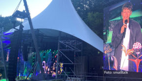 Am 9. Juli trat Peter Maffay im Rahmen seiner „We Love Rock’n‘Roll – Farewell Tour 2024“ in der Berliner Waldbühne auf. Zu den musikalischen Gästen gehörten Tim Bendzko und Johannes Oerding, die gemeinsam mit Maffay u.a. den Klassiker „Nessaja“ performten. (Foto: smalltalk)