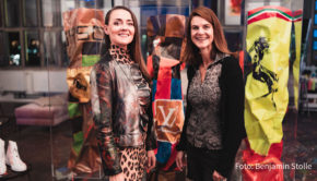 Am Wochenende präsentierte die Künstlerin Tina Reichel in ihrem Erfurter Studio ihre neuen Arbeiten. Miriam Sommer (Head of kickartmanagement) und zahlreiche internationale Gäste sahen u.a. die exklusive Preview von Reichels „Cocoons“. Im November geht’s nach Dresden und Dubai. (Foto: Benjamin Stolle)