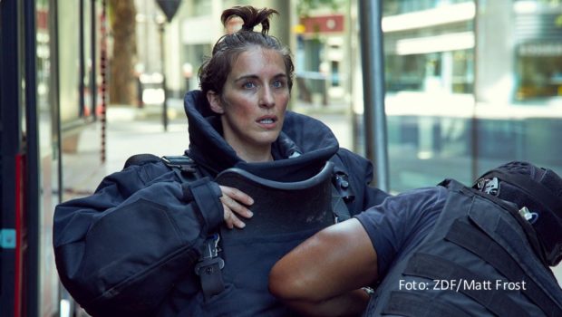 An drei Montagabenden zeigt das ZDF ab 17. April die britische Thriller-Miniserie „Trigger Point“. Vicky McClure spielt darin die Londoner Bombenentschärferin Lana, die mit einer mysteriösen Anschlagsserie konfrontiert wird. Die Vorgänge haben auch Auswirkungen auf ihr Privatleben. (Foto:ZDF/Matt Frost)