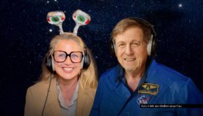 Barbara Schöneberger hat in der Finalfolge ihres Podcast-Sommerspezials den Wissenschaftler Prof. Ulrich Walter zu Gast. Als Astronaut verbrachte er 1993 zehn Tage im All. Das gesamte Gespräch gibt‘s ab sofort überall zum Nachhören. Foto © Mit den Waffeln einer Frau
