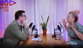 Barbara Schöneberger lässt ihre Karriere Revue passieren und spricht u.a. auch über den Erfolg ihres Radiosenders barba radio. Zu sehen und zu hören ist das launige Gespräch mit DWDL-Chef Thomas Lückerath in einem Video-Podcast des Verbands VAUNET. (Foto: Vaunet)