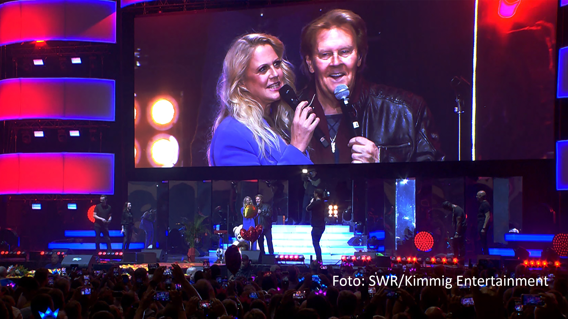 Entertainerin Barbara Schöneberger lädt am 25. März wieder zu „Verstehen Sie Spaß?“ ein. Zu den Gästen der großen SWR-Samstagabendshow im Ersten gehören diesmal u.a. PUR-Frontmann Hartmut Engler, Comedian und Moderator Matze Knop sowie Schlagerstar Howard Carpendale. (Foto: SWR/Kimmig Entertainment)