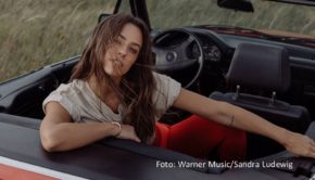 Die „Schlagernacht des Jahres“ macht am morgigen 28. September in Nürnberg Station. Zum Start in die Herbstsaison warten auf die Besucherinnen und Besucher Top-Acts wie DJ Ötzi, Mickie Krause, Ross Antony, Sarah Engels und Vanessa Mai. (Foto: Warner Music/Sandra Ludewig)