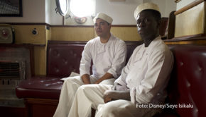 Auf dem Sender National Geographic startet am 23. Mai die neue Doku-Serie „Vergessene Helden des Zweiten Weltkrieges“. Produziert und im Original gesprochen von Schauspieler Idris Elba, widmet sich die Serie der Bedeutung von People of Color im Verlauf des Zweiten Weltkrieges. (Foto: Disney/Seye Isikalu)