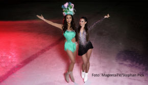 Sarah Engels ist ab heute in dem MagentaTV Original „Verona Pooth – More than Talking“ zu sehen. Darüber hinaus zeigt Sat.1 Engels‘ Hauptrollendebüt in dem Spielfilm „Die Tänzerin und der Gangster – Liebe auf Umwegen“. (Foto: MagentaTV/Stephan Pick)