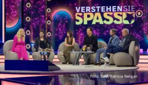 Mit aufwendigen Spaßfilmen und prominenten Gästen feierte „Verstehen Sie Spaß?“ am 7. Oktober im Ersten einen großen Quotenerfolg. Bei den 14- bis 29-Jährigen übertraf die von Barbara Schöneberger moderierte Show sogar deutlich die 20-Prozent-Marke. (Foto: SWR/Patricia Neligan)