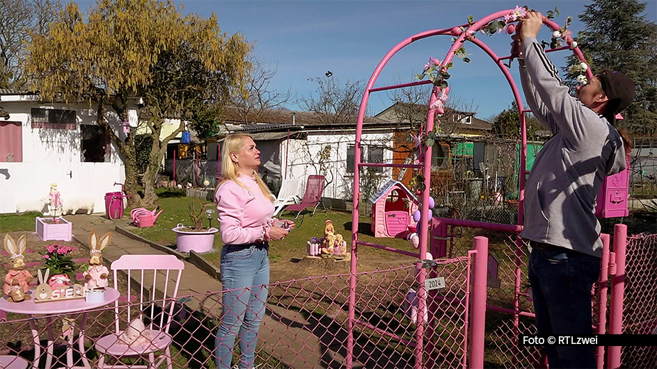 Am 24. März läutet RTLzwei offiziell die Gartensaison ein. Ab dann gibt es immer montags bis freitags am Nachmittag eine neue Folge von „Von Hecke zu Hecke – Bunte Beetgeschichten“. In der Sendung gewähren die Mannheimer Kleingärtner wie Daniel, Wendelin und Enikö Einblicke in ihre grünen Oasen. Foto © RTLzwei