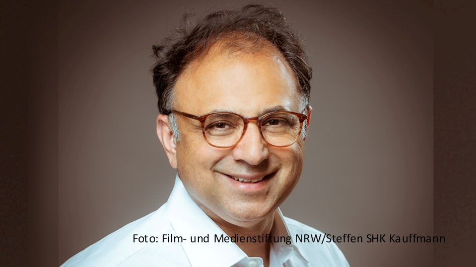 Ab Januar 2024 wird der Journalist, Produzent und Verlagsmanager Walid Nakschbandi der neue Mann an der Spitze der Film- und Medienstiftung NRW. Er wechselt von der Holtzbrinck-Gruppe als Geschäftsführer zu der Länderförderung nach Düsseldorf. (Foto: Film- und Medienstiftung NRW/Steffen SHK Kauffmann)