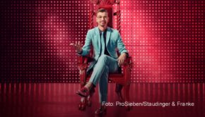 Auch 2022 wird wieder versucht, Joko Winterscheidt vom Moderatoren-Thron zu stoßen. ProSieben hat nun die dritte Staffel von „Wer stiehlt mir die Show?“ mit den Promi-Kandidaten Anke Engelke, Mark Forster und Riccardo Simonetti angekündigt. (Foto: ProSieben/Staudinger & Franke)