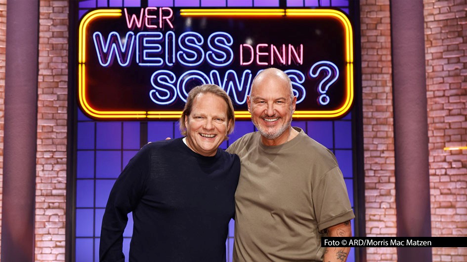 Björn Freitag und Frank Rosin sind nicht nur als TV-Köche bekannt, sondern betreiben auch jeweils ein Sterne-Restaurant in Dorsten. Am 12. Februar treten die beiden Ruhrgebietler als Quizkandidaten gegeneinander an – in der ARD-Vorabendshow „Wer weiß denn sowas?“. (Foto: ARD/Morris Mac Matzen)