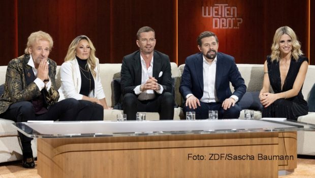 Für das Moderations-Duo Thomas Gottschalk und Michelle Hunziker war das „Wetten, dass..?“-Comeback am Samstagabend ein voller Erfolg. Fast 14 Millionen Zuschauer sahen die Live-Show aus Nürnberg mit Gästen wie Helene Fischer, Joko Winterscheidt und Klaas Heufer-Umlauf im ZDF. (Foto: ZDF/Sascha Baumann)