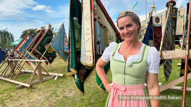 Zurzeit ist Judith Rakers wieder für die WDR-Reisereportage „Wunderschön“ unterwegs. Auf Instagram gewährt die Moderatorin Einblicke in die Dreharbeiten zur neuen Folge und lädt ihre Followerinnen und Follower dazu ein, mitzuraten, wohin ihre neueste Reise führt. (Foto: Instagram Judith Rakers)