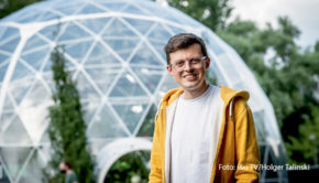 Zum dritten Mal versammelt sich die Influencer-Gruppe um „YouTopia“-Erfinder Jacob Beautemps in Köln, um auf Themen wie Klimaschutz und Nachhaltigkei aufmerksam zu machen. Unterstützung bei dem Multi-Channel-Event kommt von Promis wie Lars Klingbeil, Laura Karasek, Eko Fresh und Eckart von Hirschhausen. (Foto: i&u TV/Holger Talinski)