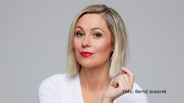 Ab dem 6. September strahlt ProSieben neue Folgen des Infotainment-Formats „Zervakis & Opdenhövel. Live.“ Zum Auftakt ist u.a. Ruth Moschner zu Gast. Die Moderatorin und Autorin spricht über ihr politisches Engagement als Erstunterzeichnerin einer Petition, die die Prüfung eines AfD-Verbots fordert. (Foto: Bernd Jaworek)