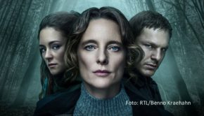 Die Thriller-Miniserie „Zwei Seiten des Abgrunds“ mit u.a. Lea van Acken, Anne Ratte-Polle und Anton Dreger ist ein Gemeinschaftsprojekt von RTL und Warner Bros. Discovery. Sie läuft ab dem 8. Mai in Deutschland bei RTL+ und Warner TV Serie sowie international auf HBO Max. (Foto: RTL/Benno Kraehahn)