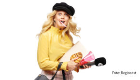 Moin Moin! Ab sofort läuft Barbara Schönebergers barba radio über DAB+ in Hamburg täglich als Vollprogramm. Die Entertainerin moderiert dort ihr Erfolgsformat „Mit den Waffeln einer Frau“. Ab heute ist sie außerdem in der täglichen Morningshow zu hören. (Foto: Regiocast)