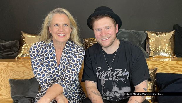 HP_barba radio_Barbara Schöneberger, Johannes Oerding_Foto Mit den Waffeln einer Frau