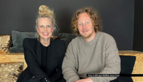 Singer-Songwriter Michael Schulte gelang vor acht Jahren der größte deutsche Erfolg in der jüngeren ESC-Geschichte. Mit Gastgeberin Barbara Schöneberger spricht er im Podcast „Mit den Waffeln einer Frau“ u.a. über den Musikwettbewerb, sein Verhältnis zu Fotoshootings und den Körper von Ed Sheeran. Foto © Mit den Waffeln einer Frau