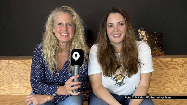 HP_barba radio_Barbara Schöneberger, Paula Lambert_Foto Mit den Waffeln einer Frau