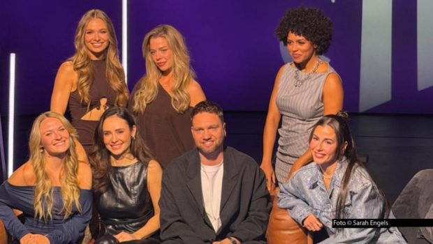 In dem Funk-Format „deep und deutlich“ sprach Sängerin Sarah Engels über die Folgen des Erfolgs in jungen Jahren, den Kampf mit Selbstzweifeln und ihre Vorfreude auf den Eurovision Song Contest. Zu sehen gibt’s ihr Interview ab sofort auf dem „deep und deutlich“-Youtube Kanal. Foto © Sarah Engels