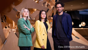 Die neue dreiteilige 3sat-Reihe „Futur Wir – Das neue deutsche Selbstverständnis“ sucht nach Antworten der Gegenwart auf das Leben von morgen. Maria Popov, Sineb El Masrar und Sascha Chaimowicz treffen Vertreterinnen und Vertreter der Generationen Y und Z. (Foto: ZDF/Maren Michaelis)