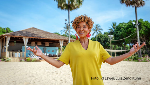 In diesem Frühjahr geht bei RTLzwei der Kampf der Realitystars in die nächste Runde. Zum ersten Mal wird Arabella Kiesbauer als Moderatorin durch die „Stunde der Wahrheit“ führen, in der sich jede Woche aufs Neue entscheidet, wer den Starstrand in Thailand verlassen muss. (Foto: RTLzwei/Luis Zeno Kuhn)