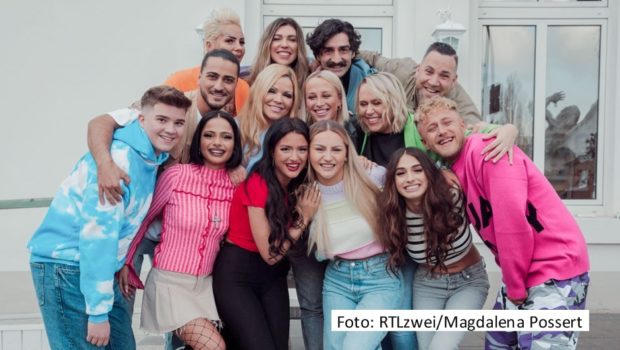 Gute Nachricht für Fans von „Köln 50667“. Die Serie läuft zwar am 14. Juni bei RTLzwei aus, wird aber dennoch fortgesetzt. Wie die Verantwortlichen jetzt mitteilten, geht’s nahtlos mit neu produzierten Folgen beim Streamingdienst RTL+ weiter. (Foto: RTLzwei/Magdalena Possert)