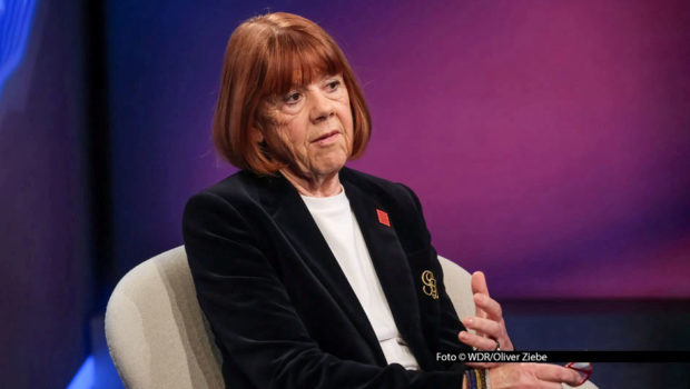 In der aktuellen Ausgabe der ARD-Talkshow „Maischberger“ am 3. März ist u.a. Gisèle Pelicot zu Gast. Die Französin, die durch ihren Mann zum Opfer systematischer Vergewaltigungen wurde, spricht u.a. über ihre Erfahrungen im Prozess und ihr heutiges gesellschaftliches Engagement. (Foto © WDR/Oliver Ziebe)