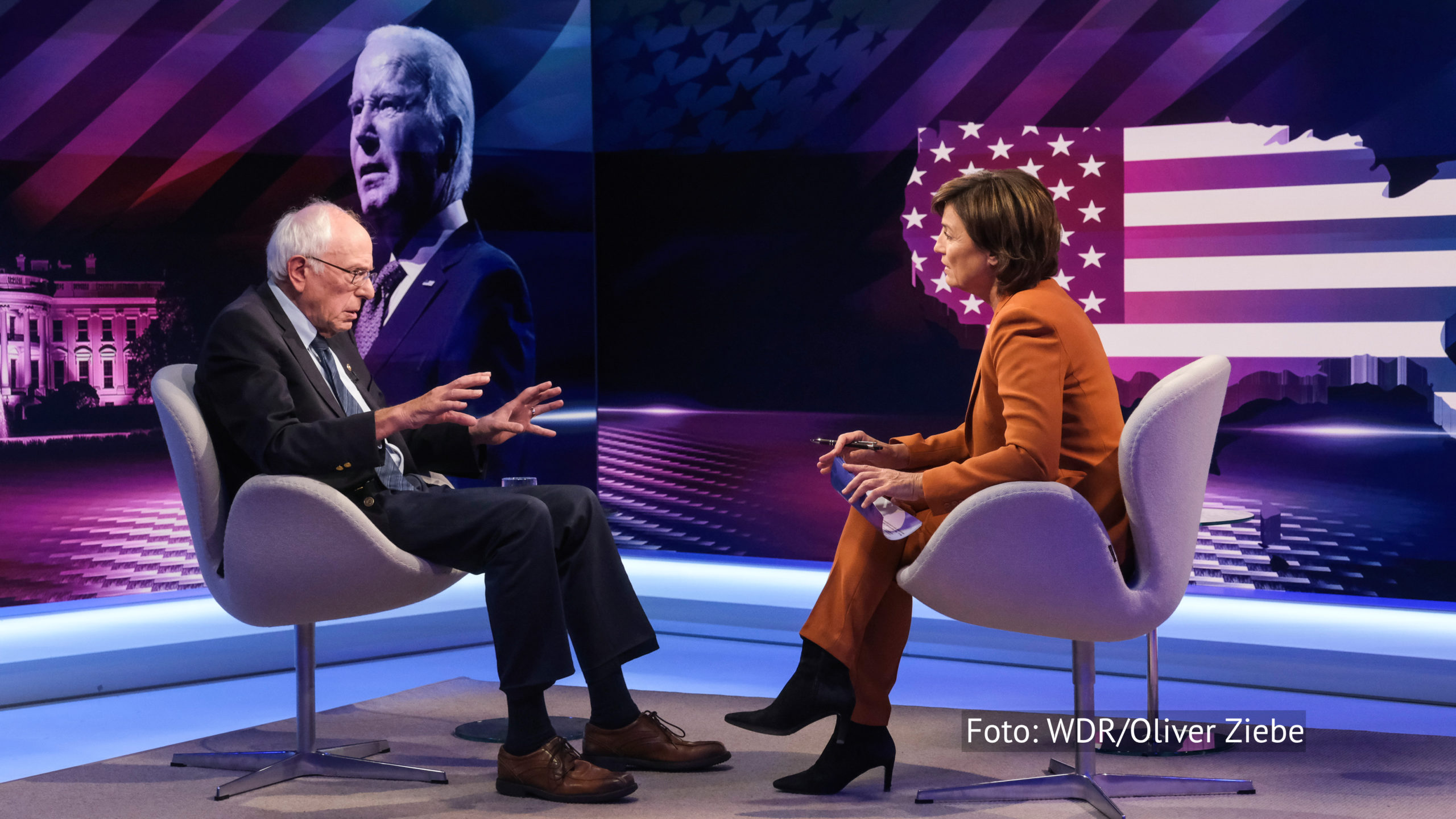 Der ehemalige US-Präsidentschaftskandidat Bernie Sanders unterstützt die Wiederwahl seines früheren Kontrahenten und heutigen US-Präsidenten Joe Biden im kommenden Jahr. Über seine Ansichten hinsichtlich der Politik seines Landes spricht der Senator am 17. Oktober in der ARD-Talkshow „Maischberger“. (Foto: WDR/Oliver Ziebe)