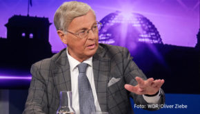 Am 1. Oktober lädt Sandra Maischberger zu einer neuen Ausgabe ihrer ARD-Talkshow ein. Ab 23:00 Uhr spricht die Moderatorin u.a. mit CDU-Politiker Wolfgang Bosbach und der ehemaligen Grünen-Parteivorsitzende Renate Künast über die aktuellen Herausforderungen der Ampel-Koalition. (Foto: WDR/Oliver Ziebe)