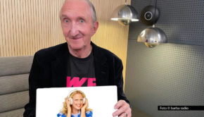 Im Lauf seiner 50 Jahre andauernden Karriere hat Mike Krüger schon zahlreiche Talk-Auftritte absolviert – aber bislang noch nie in Barbara Schönebergers Podcast „Mit den Waffeln einer Frau“. Das ändert sich mit der aktuellen Folge, die jetzt auf den üblichen Plattformen zu hören ist. (Foto: barba radio)