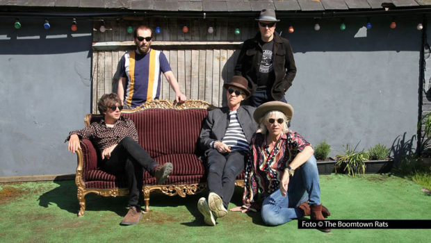 Die legendäre irische New-Wave-Band The Boomtown Rats feiert in diesem Jahr ihr 50. Jubiläum mit zahlreichen Konzerten. Auch das Wacken Open Air in Schleswig-Holstein steht auf dem Tourplan der Musiker und Frontmann Bob Geldof.