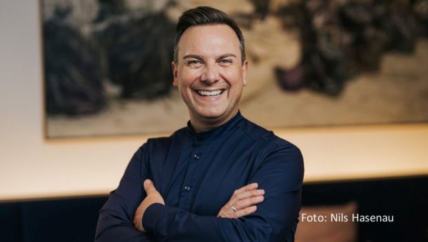 Das Berliner Restaurant „Tim Raue“ unter der Leitung des Zwei-Sterne-Kochs Tim Raue und Geschäftsführerin Marie-Anne Wild wurde am 5. Juni erneut in die Liste der „World's 50 Best Restaurants“ gewählt. Wie schon im vergangenen Jahr ist Raue somit bester Deutscher in der Weltrangliste. (Foto: Nils Hasenau)