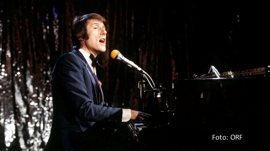 Der 2014 verstorbene Sänger und Entertainer Udo Jürgens wäre in diesem Jahr 90 Jahre alt geworden. Aus diesem Anlass widmen ihm ARD, ORF und SRF Ende Dezember einen ganzen TV-Abend. Neben der von Michelle Hunziker und Sasha moderierten Show „Udo Jürgens Forever“ läuft auch eine neu produzierte Dokumentation. (Foto: ORF)