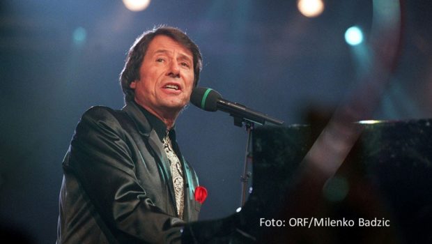 Anlässlich seines zehnten Todes- und 90. Geburtstages würdigen ARD, ORF und SRF den Entertainer und Sänger Udo Jürgens mit einer großen TV-Gala. Die von Michelle Hunziker und Sasha moderierte Show „Udo Jürgens Forever“ wird am 20. November in München aufgezeichnet. (Foto: ORF/Milenko Badzic)